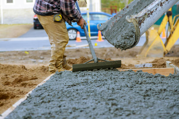 Best Concrete Pool Decks in Bardonia, NY